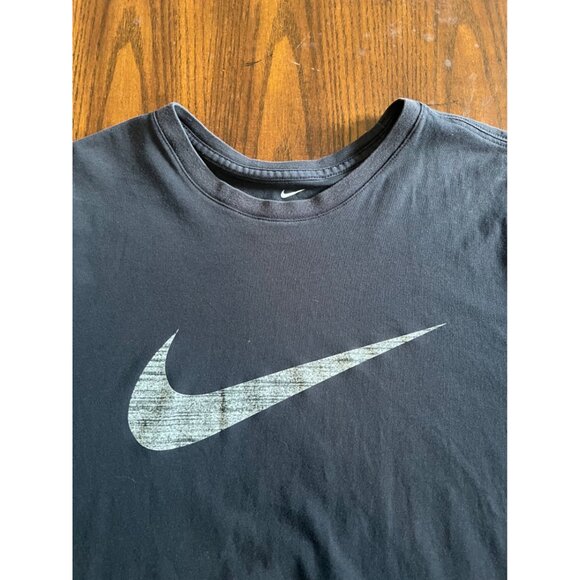 The Nike Tee Dri-Fit Athletic Cut Short Sleeve Crewneck Activewear T-shirt XXL - Picture 2 of 6
